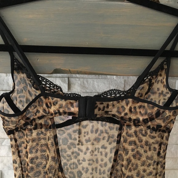 VICTORIAS SECRET LEOPARD CHEMISE SIZE MEDIUM - Picture 4 of 8